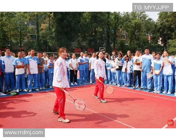 陈芳独家分享网球心得与技巧助你提升球技的秘诀与经验总结